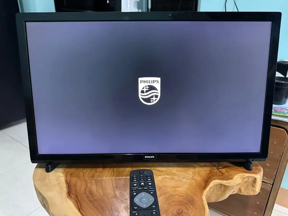 TV LED Philips 22 inch normal no minus, bonus set top box matrix apple
