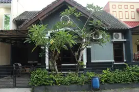 Rumah 2LT  Taman Najmi Duwa Purwomartani dengan Perpustakaan Mezanin