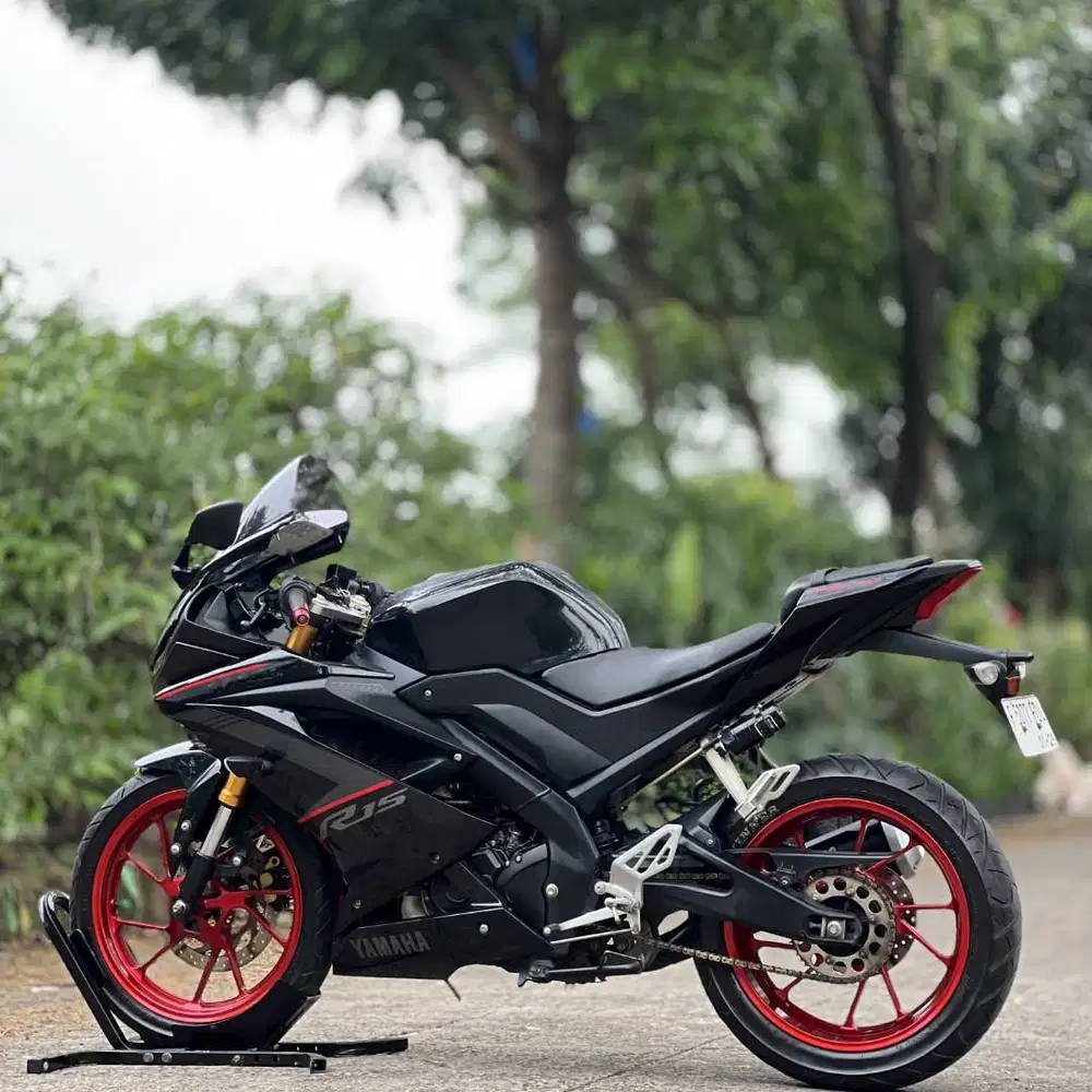 YAMAHA YZF R15 V3 HITAM 2019 KM RENDAH PAJAK PANJANG GASPOL