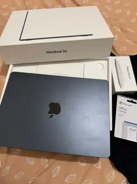 Macbook Air M2 Free Microsoft Office 2024 dan mouse