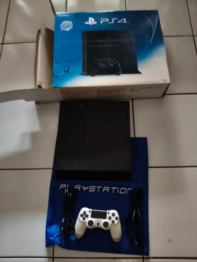 JUAL BUTUH PS 4 FAT 1TB