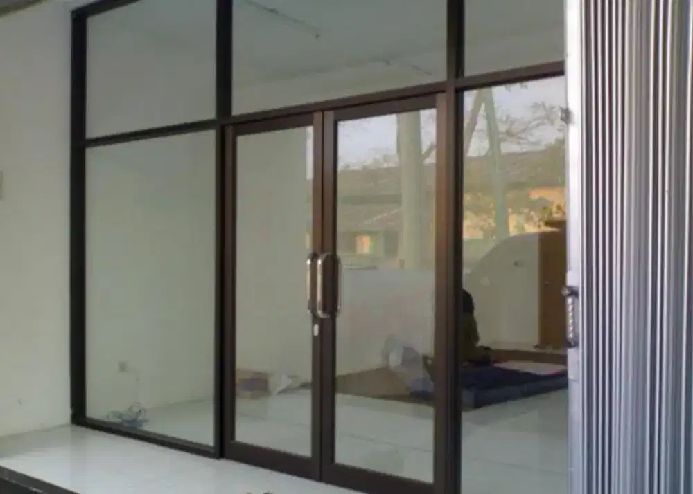 Partisi aluminium/ sekat ruangan
