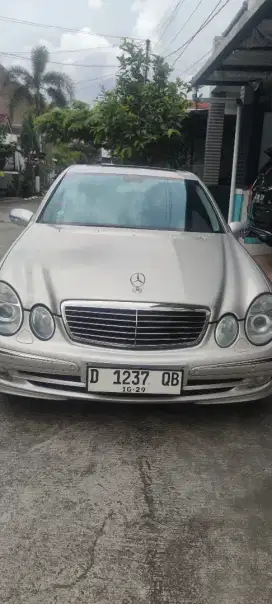 Mercedes Benz E240 Avangard 2004