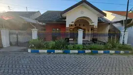 Disewakan rumah luas Makarya Binangun Waru dekat Petra Universitas