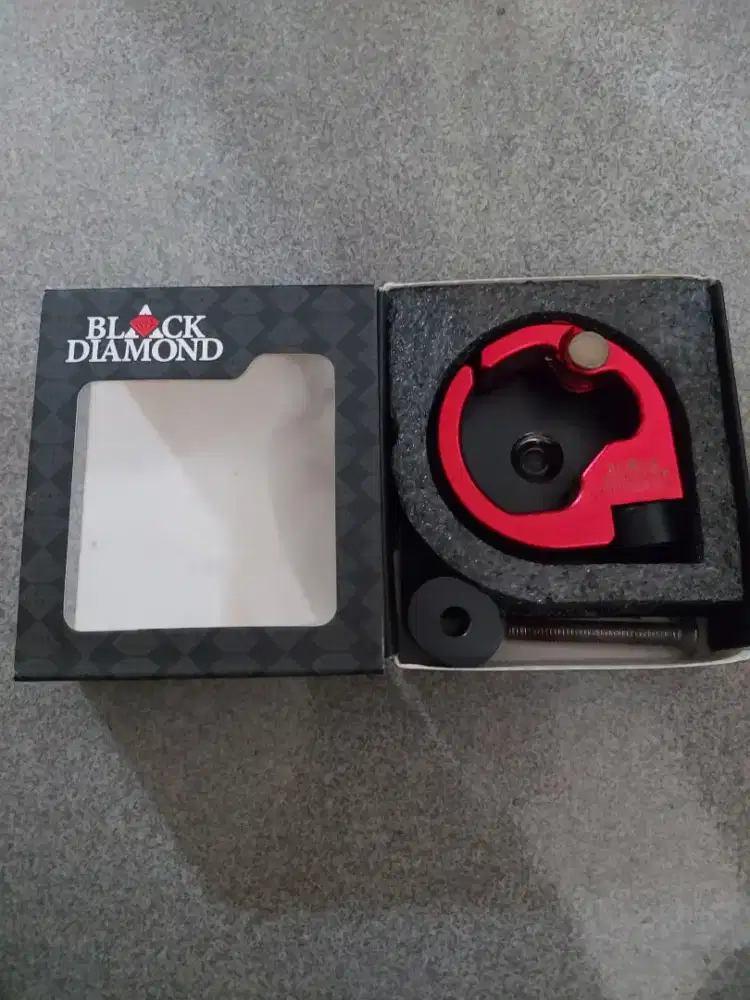Cantolan merk BlackDiamond merah
