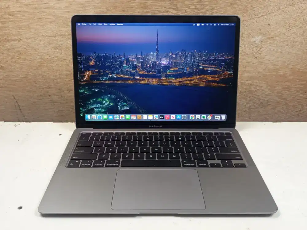 Mac book air m1 2020,13inch ram 8/128 GB