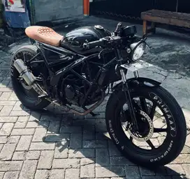 CB150R 2014 Cafe Racer – Custom Keren, Siap Gas!