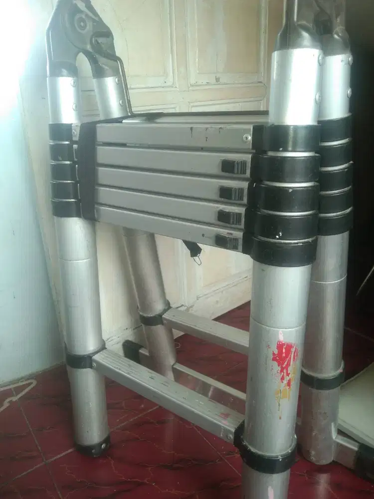 Tangga lipat telescopic