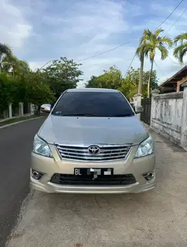 Innova G luxury metic bensin 2011
