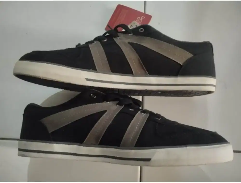 Sepatu pria Dexter USA