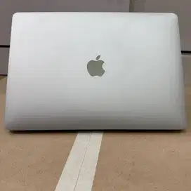 MacBook Pro 13 inch Touchbar 2020 i5 16/512GB
