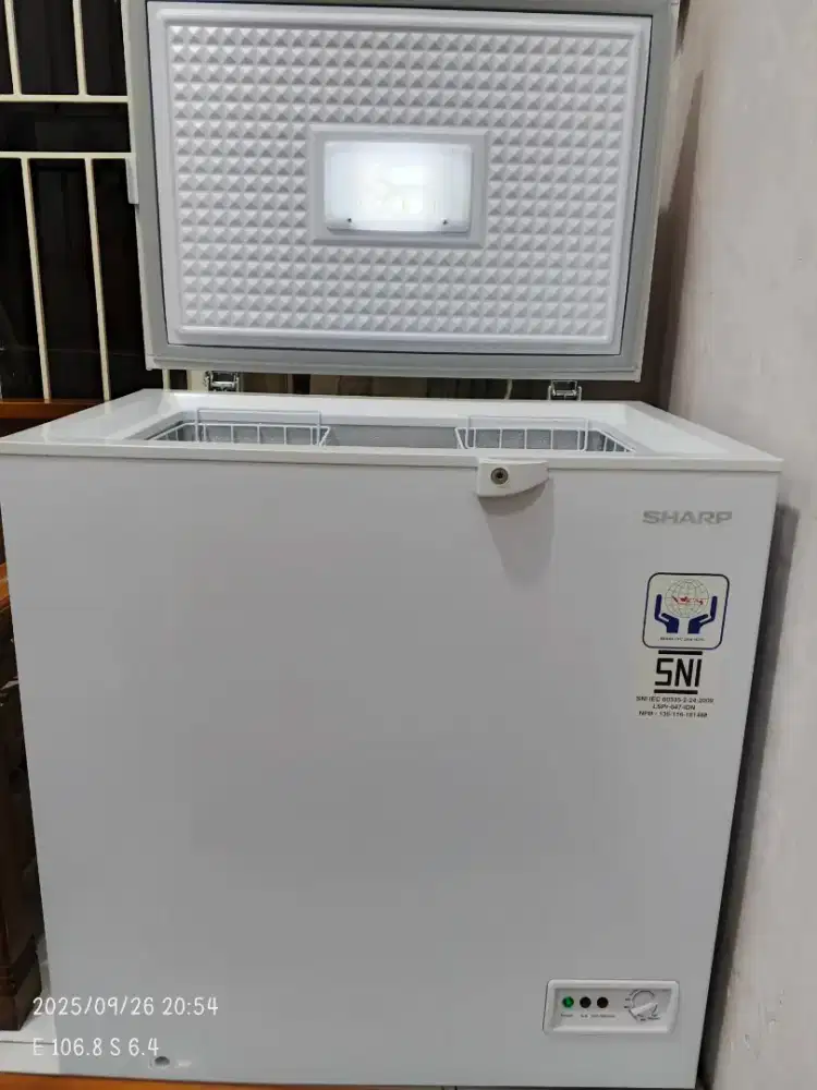 Chest Freezer SHARP FRV-150 – Bekas, Masih Oke, Buruan Cek!