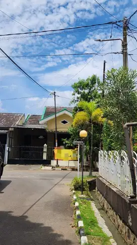 Jual Rumah Komplek Arcamanik Kota Bandung