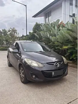 MAZDA 2 R 2011 AT GREY FULL ORIGINAL BAGUS BANGET GA ADA PR SIAP PAKAI