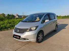 Honda freed sd matic 2012 silver
