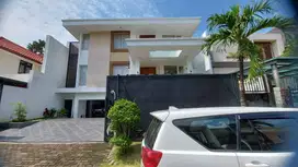 Rumah Modern Mewah Full Marmer GRAHA FAMILY Surabaya Barat