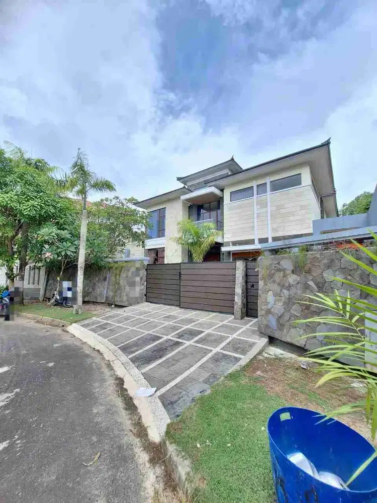 Rumah Mewah Sukajadi Batam Kota  View Lapangan Golf, Kolam Renang Pribadi