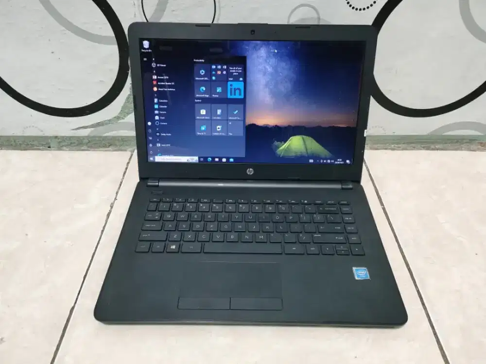 Laptop HP 14 - bs745TU