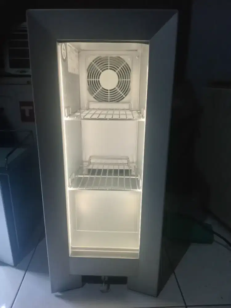 Showcase/kulkas mini