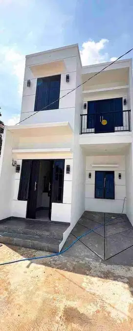 Rumah pasar rebo 2 lantai 3 kamar tidur bisa KPR bebas macet dan tidur akses pintu tol Jagorawi/JORR jakarta