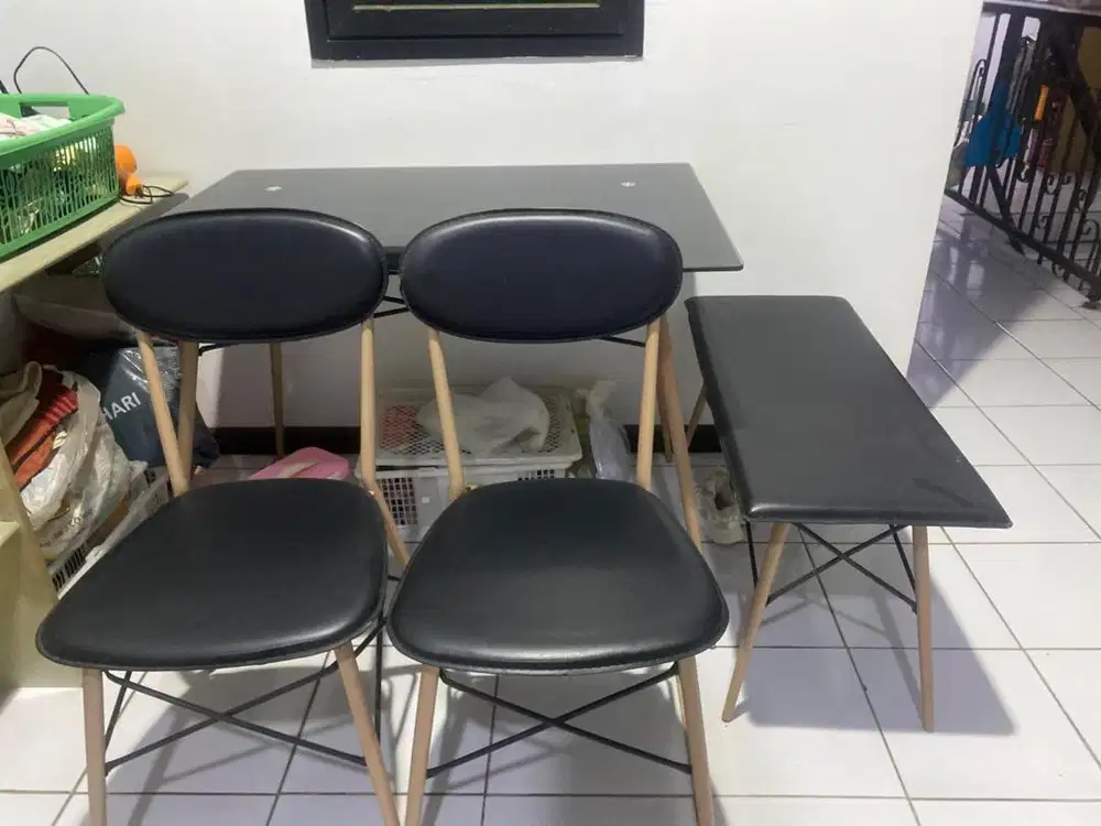 Meja Makan Informa