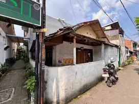 Disewakan Rumah Strategis Cocok untuk Usaha, Dekat Sekolah!