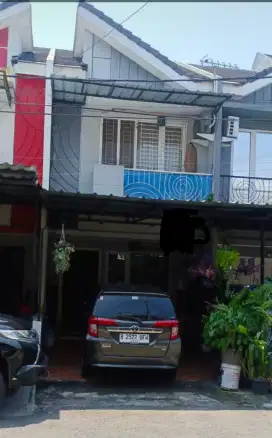 Dijual rumah 2 lantai golden palm
