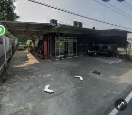 Tanah dan Bangunan Disewakan !

Bangunan Untuk Usaha, di Selomartani
