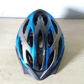 Helm Sepeda Avand 06 Original (dilengkapi lampu belakang)