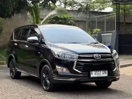 VENTURER 2.0 AT 2018 HITAM KM 144rb SERVICE RECORD TOYOTA