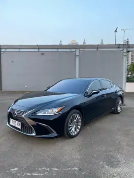 LEXUS ES300H ULTRA LUXURY AT 2019 BLACK ON BROWN TOP CONDITION SUPER