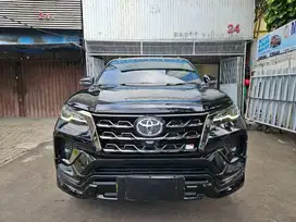 22 rb km Fortuner 2.8 GR sport diesel 4x4 tetra drive 2023 nik 2022