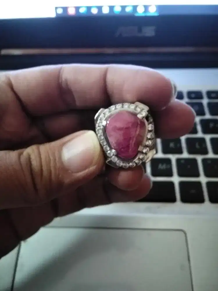 Ruby Burma kurang lebih 4 crad