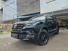 Fortuner 4x4 GR 2.8 diesel at 2023 nik 2022 hitam 22 rb km black vrz