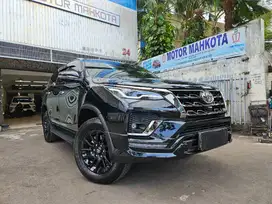 22 rb km Fortuner 2.8 GR sport 4x4 Tetra Drive 2023 nik 2022 hitam vrz