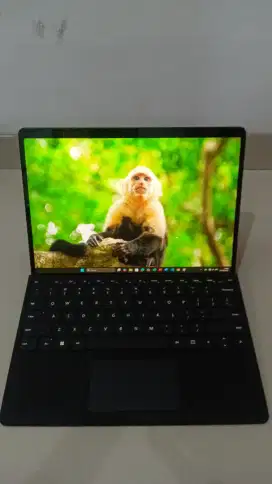 Microsoft Surface Pro 8 11th Gen Intel Core i5-1145G7