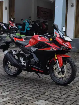 HONDA CBR 150R SE 2023 KM 4RB ANTIK DP CUMAN 1.5JT