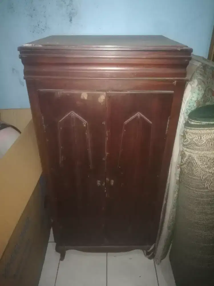 Lemari Radio Lama