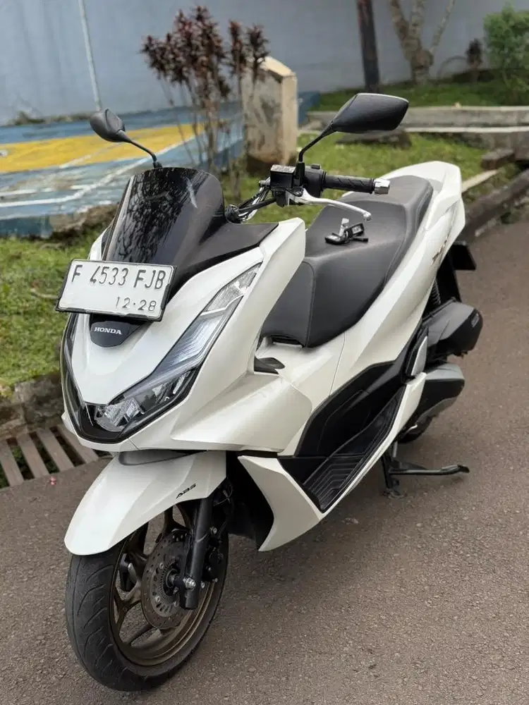 Honda PCX 160 ABS Thn 2023 Akhir Putih Mulus 99%