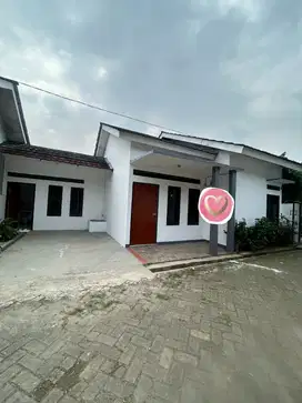 Turun harga: Dijual cepat rumah di Binong Curug Tangerang