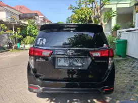 Toyota Venturer Bensin 2.4 at 2022