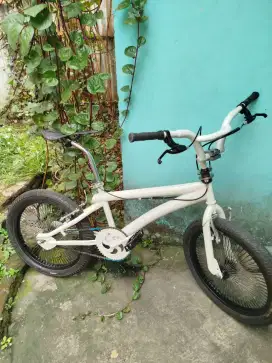 sepeda bmx gt by united freestyle koleksian