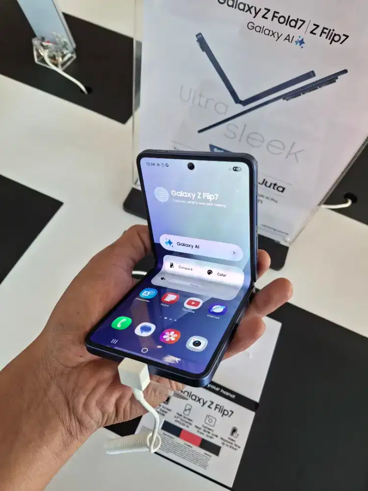 SAMSUNG Z FLIP 7 FREE BUDS FE, ZPREMIERE 2 TAHUN DAN GOOGLE Ai PRO