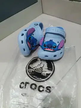Crocs lilo n stitch warna biru C12
