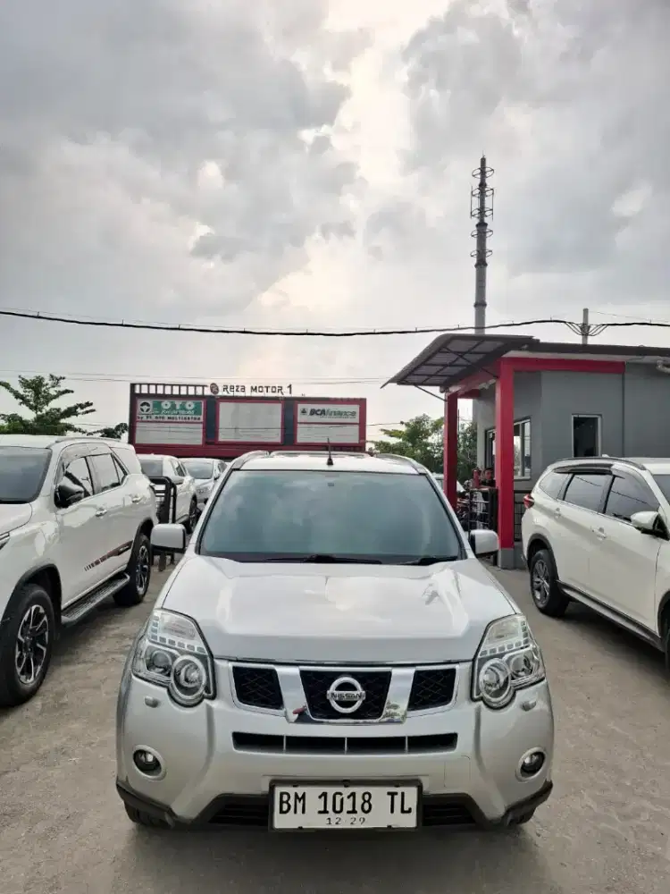 Xtrail 2014 2.0 matic. Km 100rb