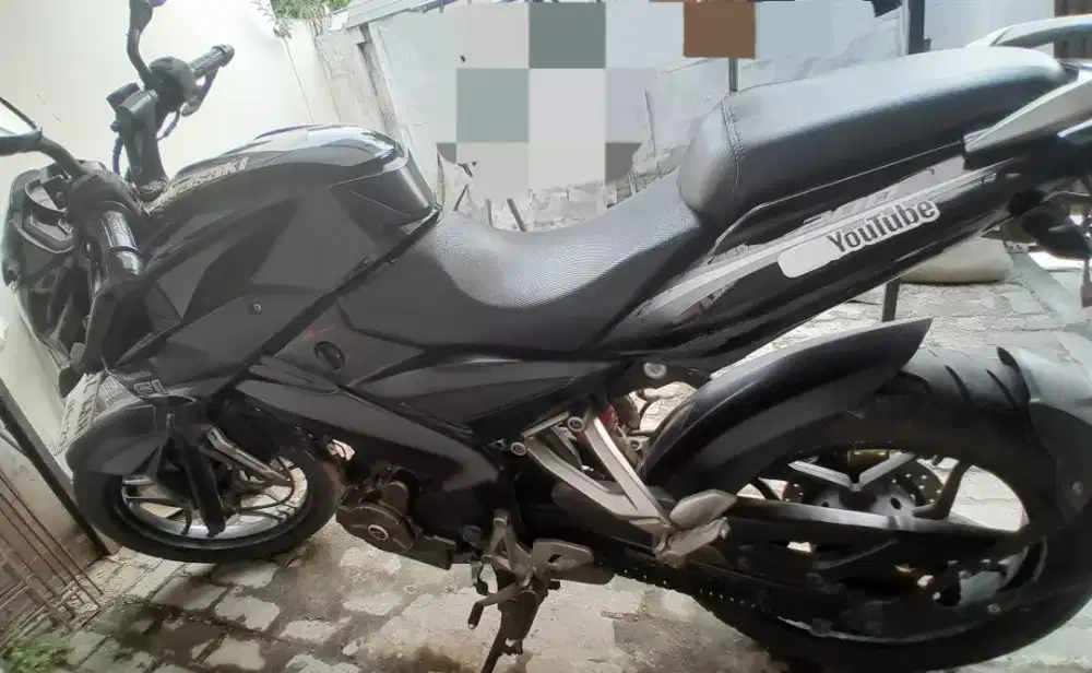 Kawasaki BR200A/ Pulsar NS200 Ganteng Pool