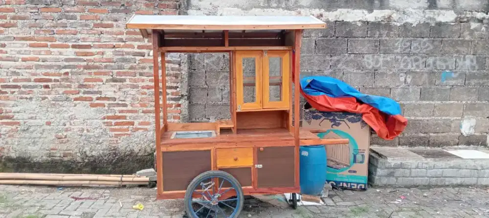 Gerobak Bakso, dan lain'