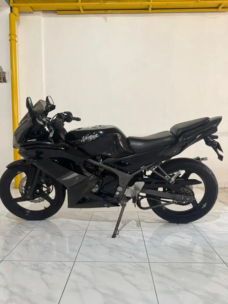 Kawasaki Ninja 150 RR 2012 Hitam , R SS RR M kis kips