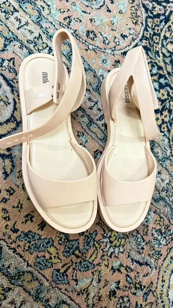 Sendal Melissa (40)
