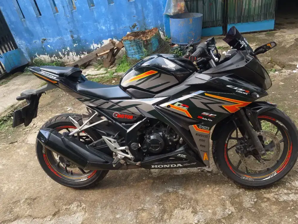 Dijual Cepat Honda CBR 150 Mulus